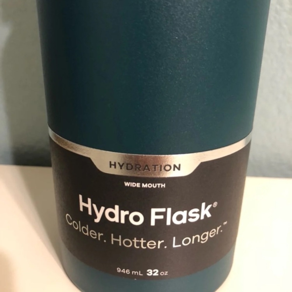 32oz hydro flask NWT